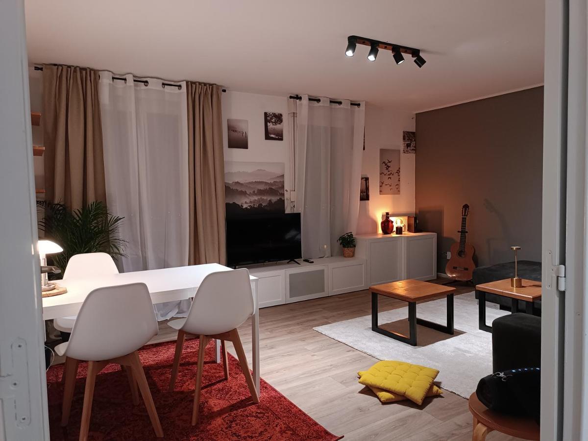 Stylish 1-Bedroom Flat With Beautiful Terrace , For A Cosy Retreat Страсбург Экстерьер фото